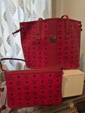 MCM Medium Liz Reversible Tote with Matching Pouch